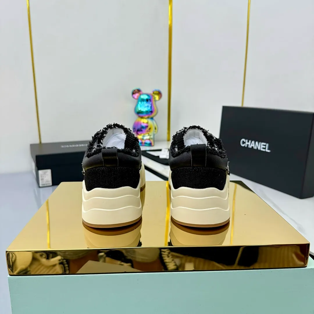 👟👟Ex-factory price 620👟👟 Chanel bread shoes ~ original calfskin panda shoes Chanel 25C latest hot style panda black and white sports shoes casual sneakers Xiaoxiang hot item classic black and white panda color coco girls must pay Fabric: original custom mixed sheepskin lining: original imported breathable mesh lining outsole: Original molded rubber + TPU combination Size: Women's 35-41 Buy now👉